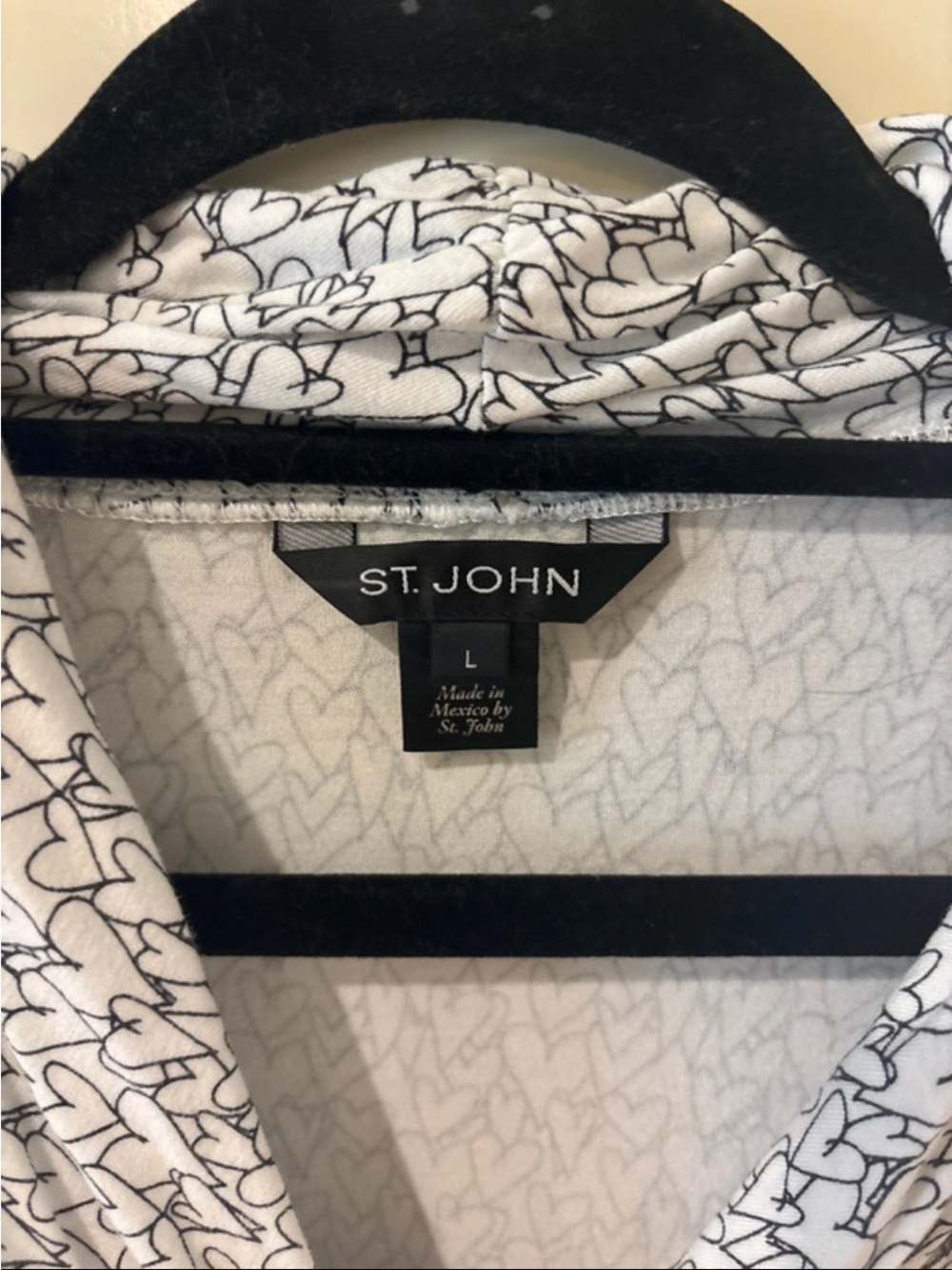 St. John White Short Sleeve V-Neck Top with Black Abstract Print - Picture 2 of 7